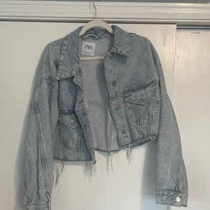 Zara cropped Jean jacket | light wash | M